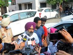 
      
      Navjot Singh Sidhu appoints Pargat Singh as PPCC general secretary
      
      