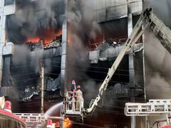 
      
      Mundka blaze: Eyewitnesses saw 'cloud of smoke rising...'
      
      