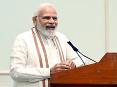 
      
      PM Modi lauds two Japanese for staging Mahabharat, Ramayana
      
      