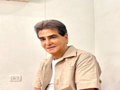 
      
      Veteran actor Jeetendra to play a cameo in 'Apharan 2' 
      
      