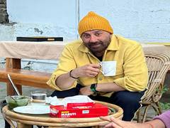 
      
      Sunny Deol gives a glimpse of his script reading session for...
      
      