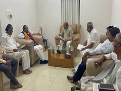 
      
      Karnataka minister Eshwarappa resigns
      
      
