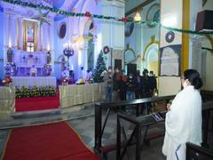 
      
      Mamata Banerjee attends midnight mass at church in Kolkata,...
      
      