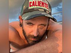 
      
      Hrithik Roshan shares 'Oops' moment after shaving his beard
      
      