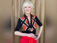 
      
      Anne Heche severely burned in car crash
      
      