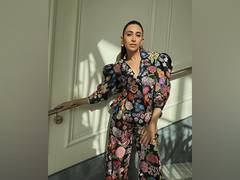 
      
      Celebrities send warm birthday wishes to Karisma Kapoor
      
      