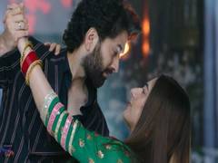 
      
      Bade Achhe Lagte Hain 2: 