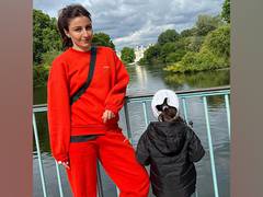 
      
      Daughter Inaaya turns into photographer for mother Soha Ali Khan
      
      