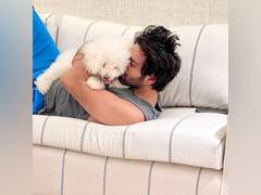 
      
       Kartik Aaryan spends Sunday with 'Katori', shares adorable pics
      
      