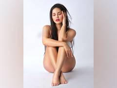 
      
      Sunny Leone's new video is all about fries and crunches
      
      