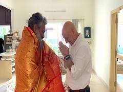 
      
      Anupam Kher welcomes SS Rajamouli with traditional shawl wrapping
      
      