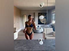 
      
      Khloe Kardashian flaunts her ripped abs in new post
      
      