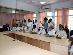 
      
      Karnataka Congress delegation urges Chief Election Officer to...
      
      
