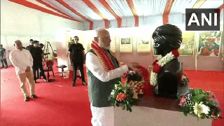 
      
      PM Modi pays tribute to Birsa Munda on Janjatiya Gaurav Divas
      
      