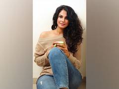 
      
      After Bottoms Up, Rupali Suri  in Bharat Dabholkar film
      
      