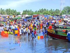 
      
      TN: Rameswaram fishermen stage protest against diesel price hike
      
      