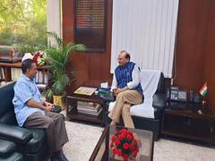 
      
      Arvind Kejriwal calls on new Delhi LG Vinai Saxena
      
      