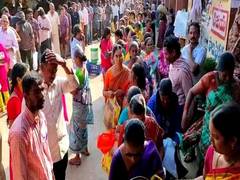 
      
      Queues for onions continue in Andhra Pradesh 
      
      