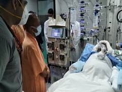 
      
      Yogi Adityanath visits Kalyan Singh at Lucknow hospital
      
      