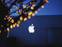 
      
      Apple to fix problem with 'unlock with Apple Watch' feature...
      
      