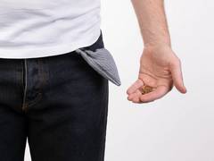 
      
      Income drop can take a toll on brain
      
      