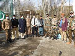 
      
      India sends back boy who strayed across LoC, Pak also...
      
      