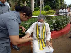 
      
      Woman security official ties Rakhi, celebrates Rakshabandhan...
      
      