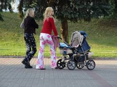 
      
      Higher mental health problems in young mothers
      
      