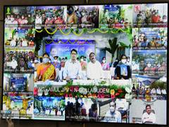 
      
       Jagan Reddy launches Amul project in Andhra's West Godavari...
      
      
