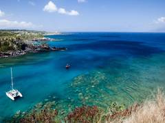 
    Honeymooning in Hawaii? Do visit these 6 spots!
    