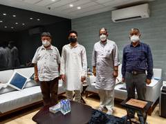 
      
      Gorkha Janmukti Morcha delegation meets Abhishek Banerjee in...
      
      