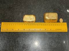 
      
      2 held, over 1 kg gold seized at Madurai airport 
      
      