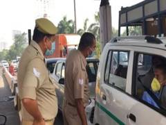 
      
      Movement restrictions continue at Delhi-UP border 
      
      
