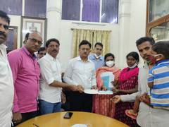 
      
      Bengaluru civic body hands over compensation to teen's family
      
      