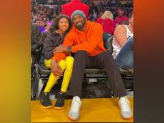 
      
      Thousands to pack at Staples Center for Kobe and Gianna...
      
      