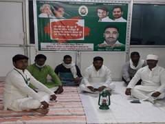 
      
      RJD organises symbolic protest in Bihar to bring back migrant...
      
      