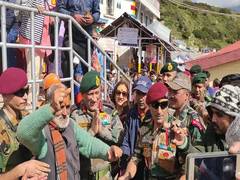 
      
      Army Chief Bipin Rawat visits Badrinath Temple
      
      