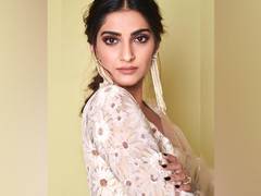 
      
      Sonam Kapoor shares why her husband 'didn't have a baraat...
      
      