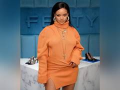 
    Rihanna toasts to new Fenty Collection at Bergdorf Goodman
    