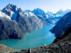 
      
      Planning to travel solo in the US? Mark these 7 places on...
      
      