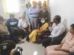 
      
      TMC delegation meets family of deceased Goa teenager 
      
      