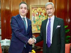 
      
      EAM Jaishankar holds meeting with Armenian Envoy to India
      
      