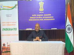 
    L Subramaniam, Kavita Krishnamurti to perform in Madagascar
    