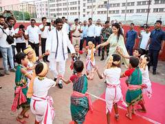 
      
      Jharkhand Govt to support KISS-like institute for tribals
      
      