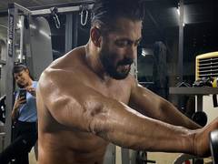 
      
      Salman shares 'Chori-Chori, Chupke-Chupke' click by Jacqueline 
      
      
