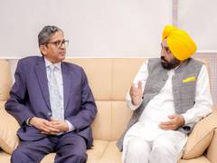 
      
      Amritsar: Punjab CM discusses development schemes with CJI
      
      