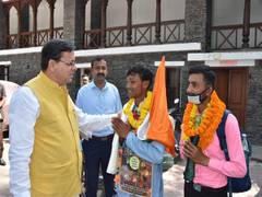 
      
      CM Dhami meets environment activist Shankar Singh
      
      