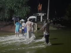 
      
      Two washed away as heavy rains lash Hyderabad
      
      