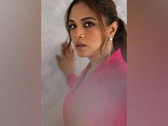 
      
      Richa Chadha heaps praises on Ajay Devgn 
      
      
