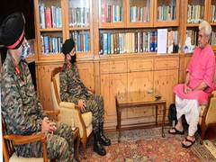 
      
      GOC-in-C Northern Command calls on J-K LG Manoj Sinha 
      
      